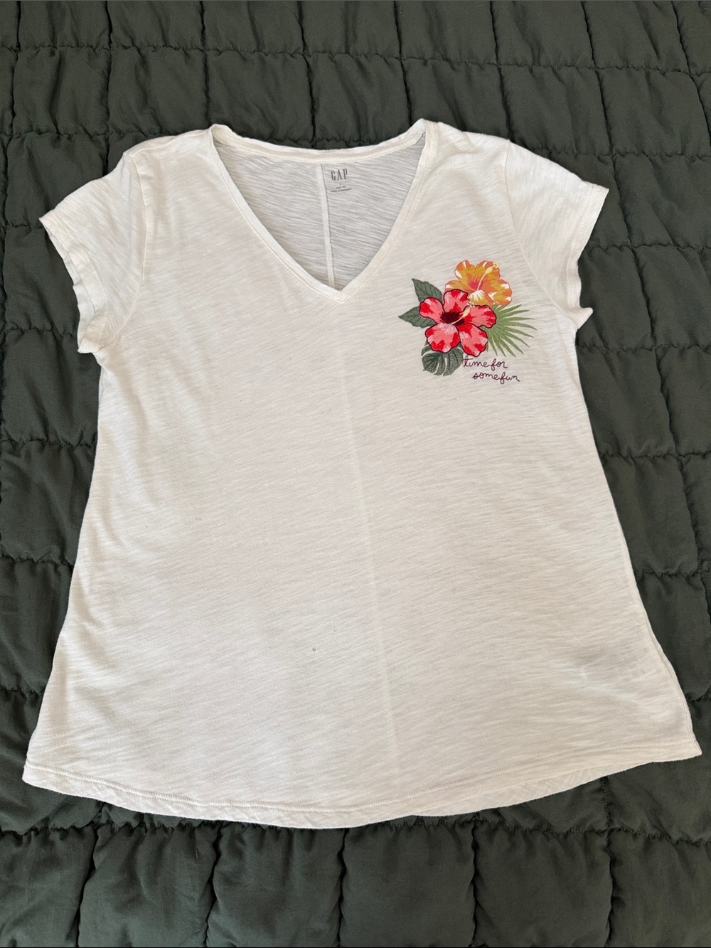 GAP White V-Neck Tropical Floral Graphic Tee
